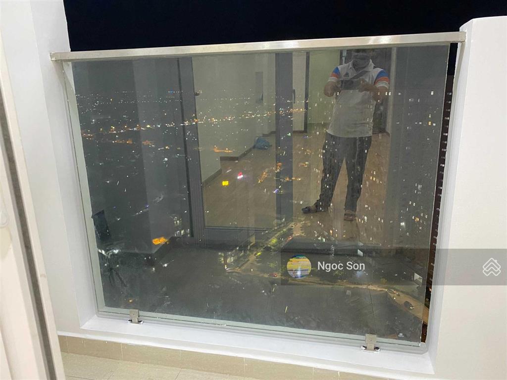 Cho thuê diamond riverside nhà cơ bản kèm 2 máy lạnh 8,5tr ở ngay.  0941 733 ***