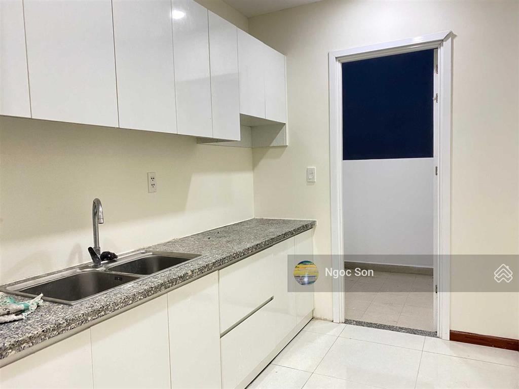 Cho thuê diamond riverside nhà cơ bản kèm 2 máy lạnh 8,5tr ở ngay.  0941 733 ***