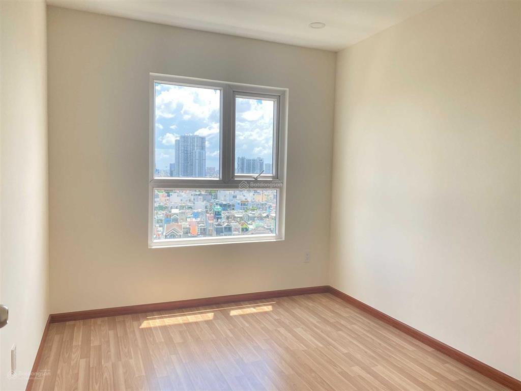 Cần cho thuê nhà diamond riverside nhà trống 73m2 2pn 2wc giá 8 triệu,  0941 733 ***