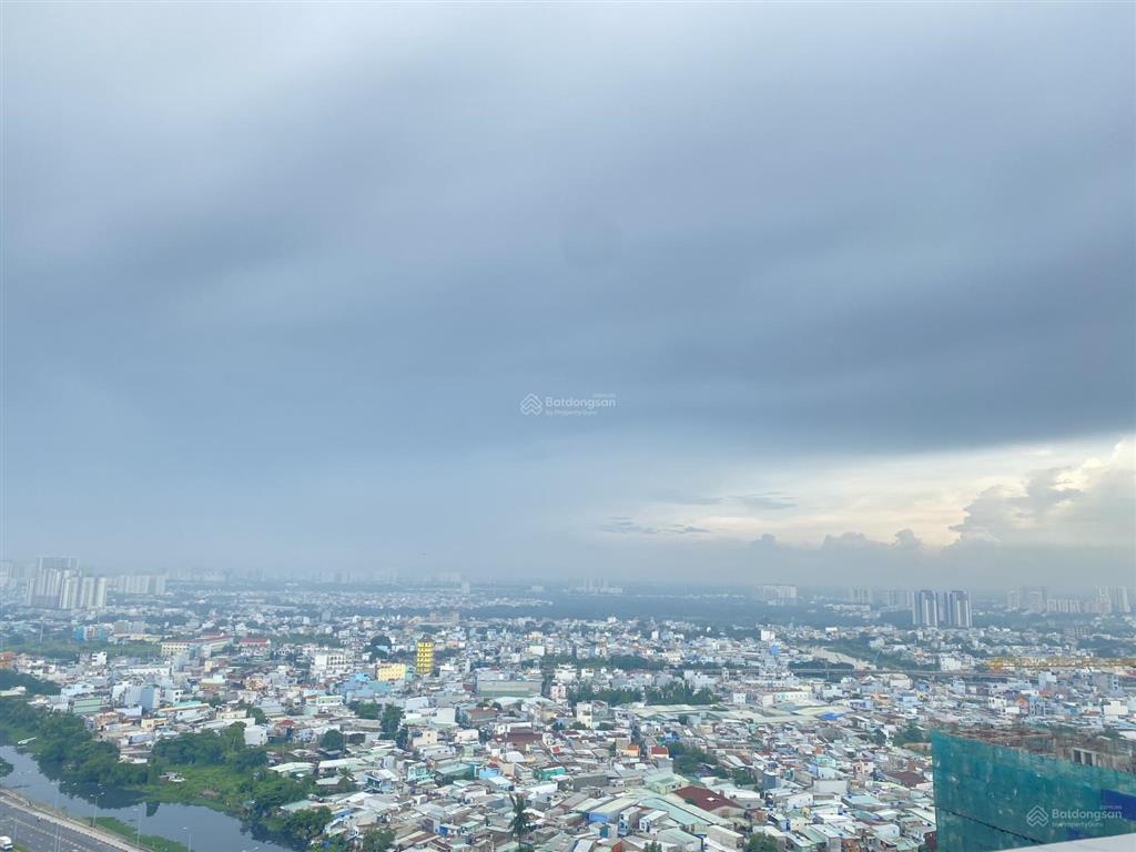 Cần bán diamond riverside lầu 10, hướng đông view toàn cảnh q1, giá 3,2 tỷ có thương lượng thêm.