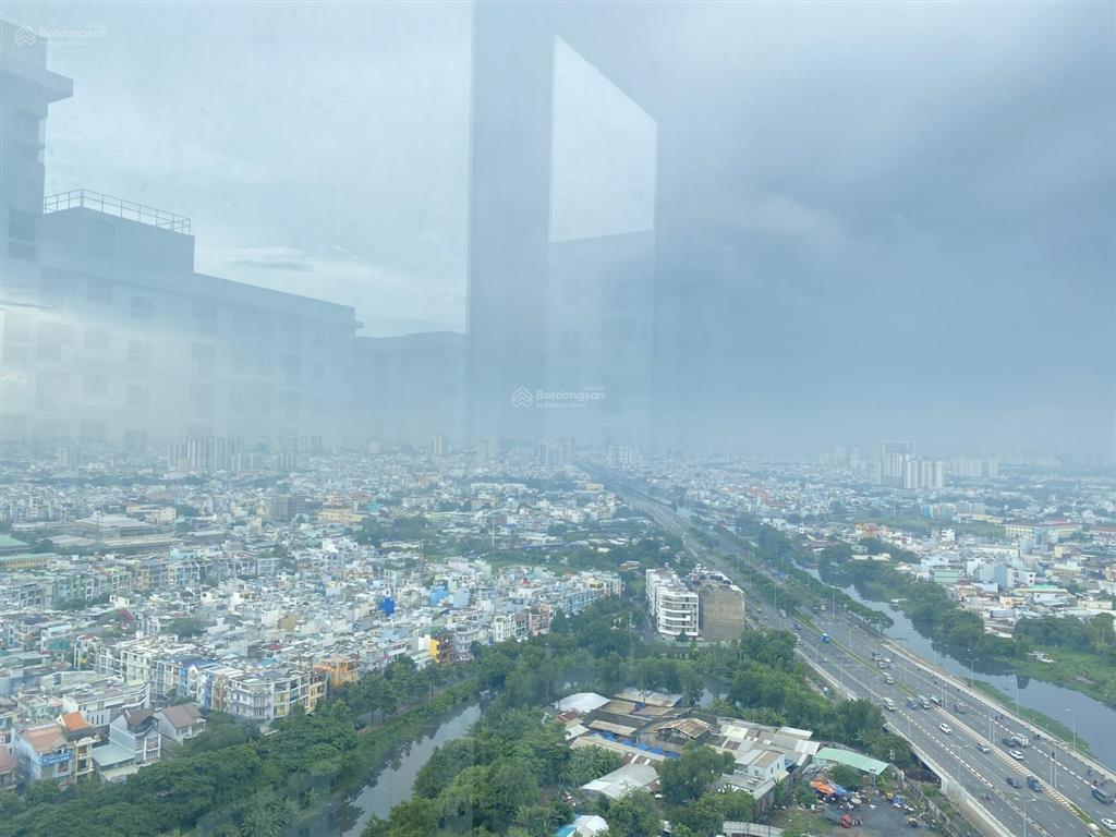 Cần bán diamond riverside lầu 10, hướng đông view toàn cảnh q1, giá 3,2 tỷ có thương lượng thêm.