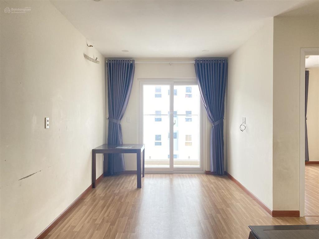 Cần bán diamond riverside lầu 10, hướng đông view toàn cảnh q1, giá 3,2 tỷ có thương lượng thêm.