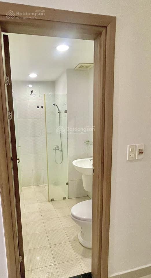 Cho thuê căn hộ 49m2 1pn1wc giá 5.5tr green town bình tân block a nhà trống