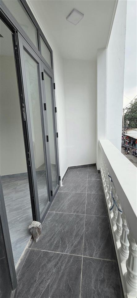 Nhà 3 lầu mt lý đạo thành p16 q8, cạnh cầu lò gốm võ văn kiệt q6, shr, hoàn công