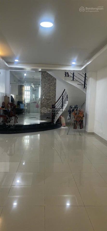 Cho thuê np tại khu dân cư phú lợi, 15 triệu, 350m2, 4pn, 6wc, hàng hiếm