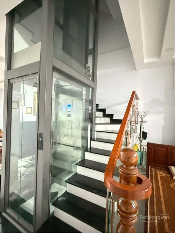 Bán nhà mặt tiền đường 12m có thang máy vị trí vàng ngã tư bình triệu thủ đức.