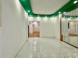 Cho thuê nhà mặt tiền đường căn góc phan văn trị, 4*15m, nở hậu 5m, trệt 2 lầu, 39 triệu / tháng