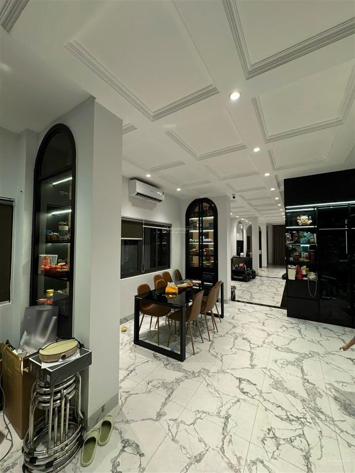 Bán biệt thự khu intracom trung văn. dt 145m2, 4 tầng mới, thang máy. gần công viên