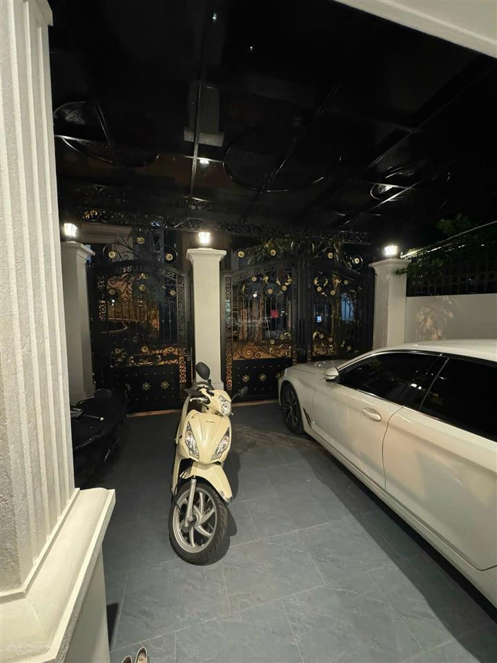 Bán biệt thự khu intracom trung văn. dt 145m2, 4 tầng mới, thang máy. gần công viên