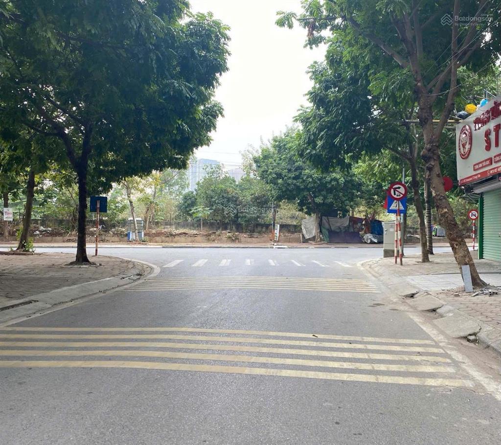 Bán biệt thự ở vinaconex 3  kđt trung văn  gần đại lộ thăng long. nhà đẹp  có hầm