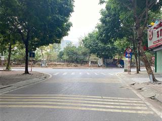 Bán biệt thự ở vinaconex 3  kđt trung văn  gần đại lộ thăng long. nhà đẹp  có hầm