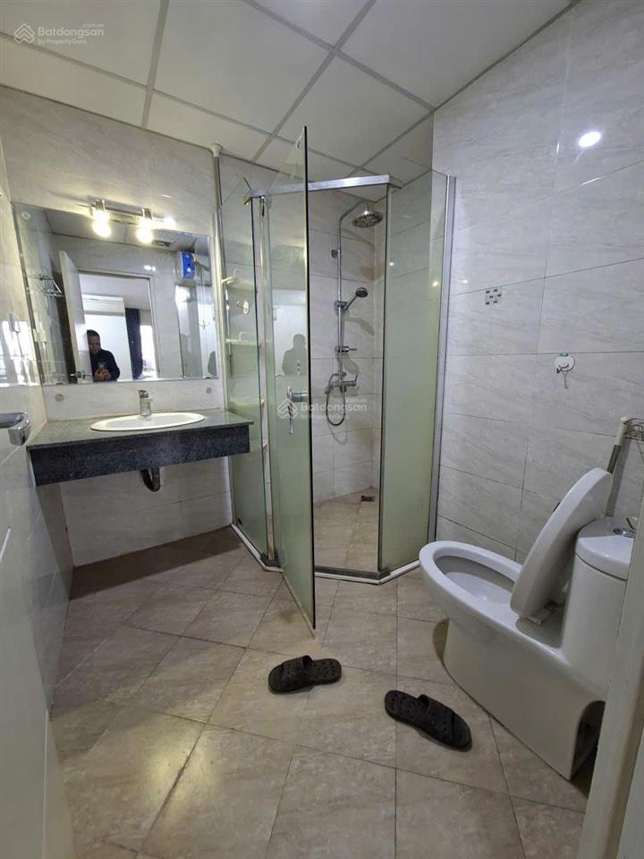 Bán căn hộ chung cư tòa thăng long tower số 33 mạc thái tổ. dt 81m2, 2pn, 2vs. giá 6,5 tỷ