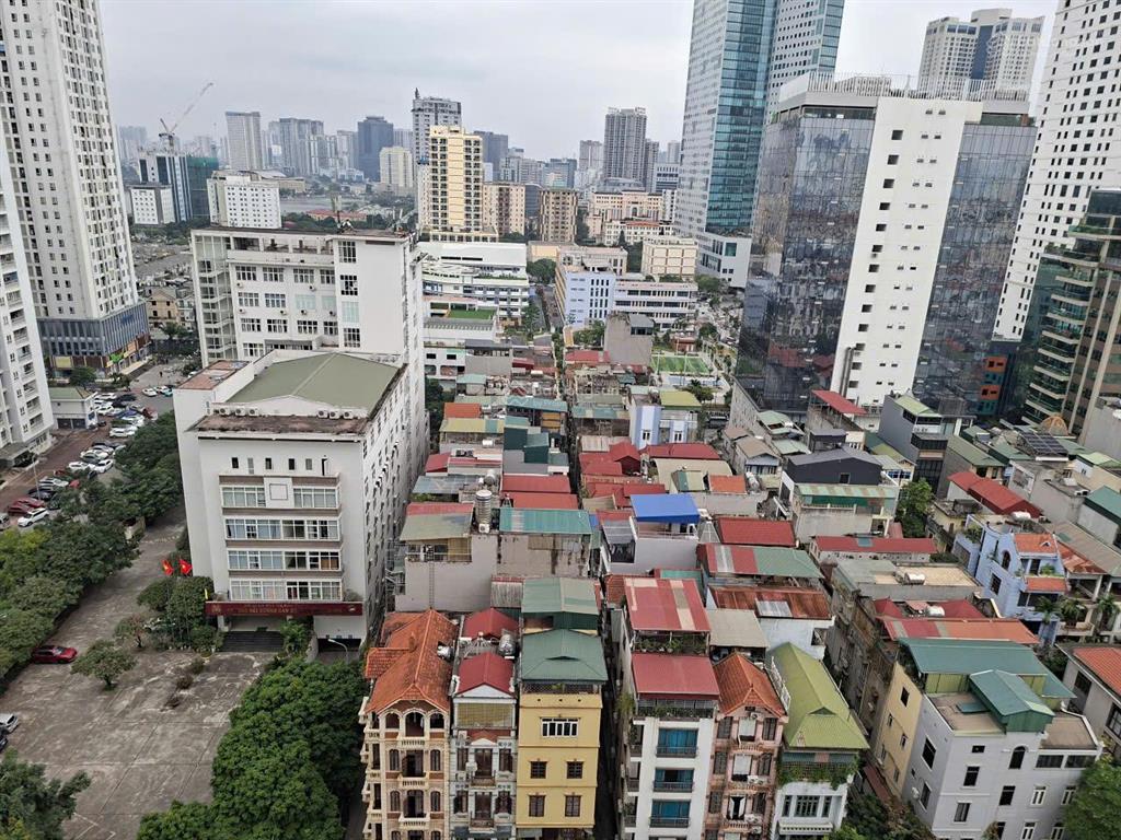 Bán căn hộ chung cư tòa thăng long tower số 33 mạc thái tổ. dt 81m2, 2pn, 2vs. giá 6,5 tỷ