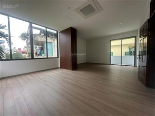 Hot. bán biệt thự cực vip khu nguyễn hoàng. xây 6 tầng, thang máy. tầng 1 để được 5 ô tô.