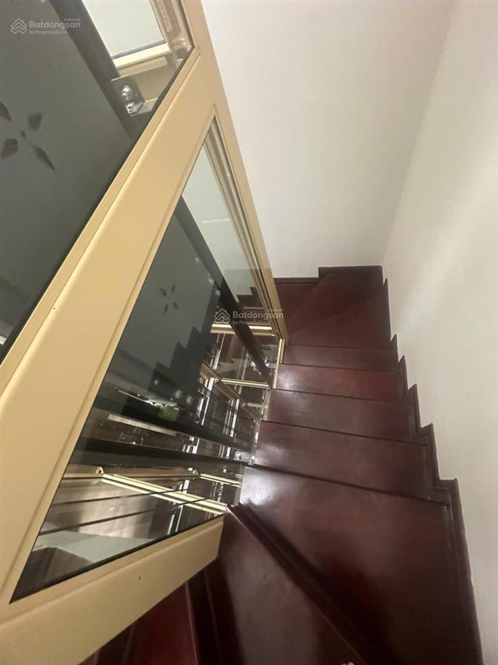 Hot. bán biệt thự cực vip khu nguyễn hoàng. xây 6 tầng, thang máy. tầng 1 để được 5 ô tô.