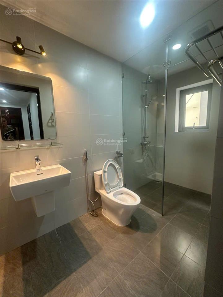 Hot. bán biệt thự cực vip khu nguyễn hoàng. xây 6 tầng, thang máy. tầng 1 để được 5 ô tô.