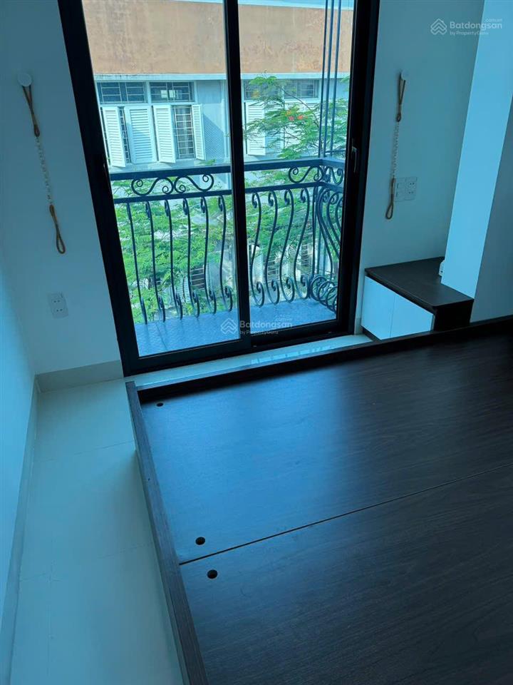 Bán nhà khu kim giang dt 65m2, xây 7 tầng. mt 5,2m. thang máy, ô tô tránh nhau. gần phố