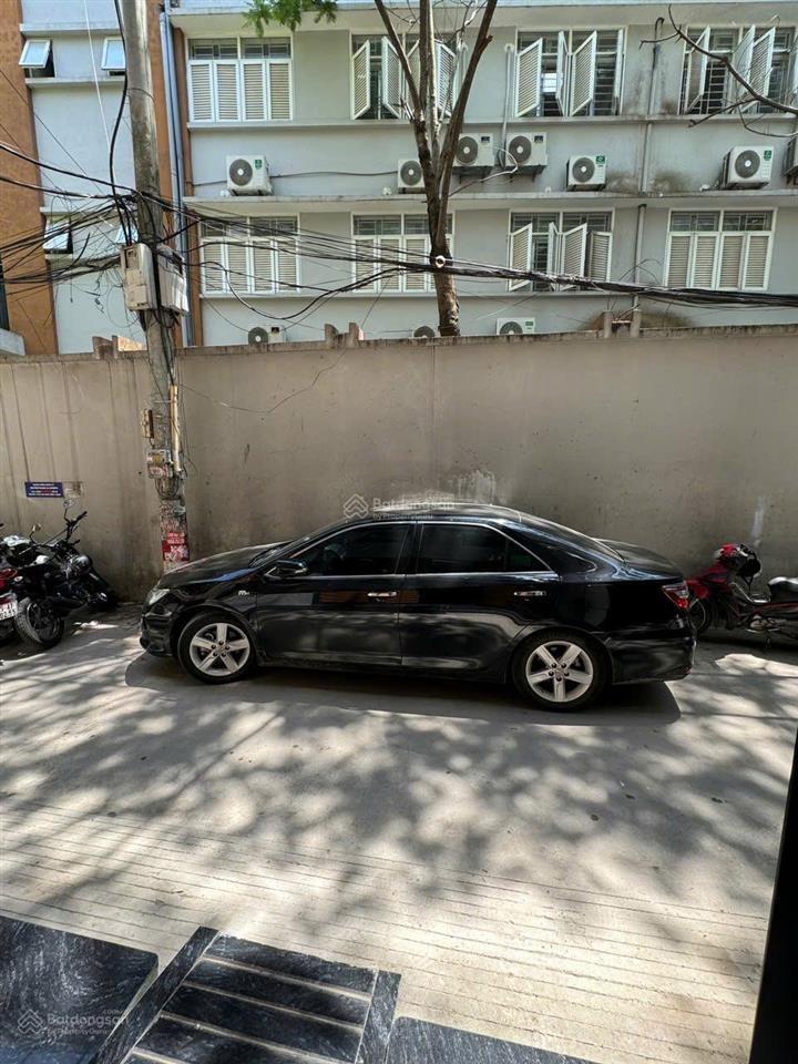 Bán nhà khu kim giang dt 65m2, xây 7 tầng. mt 5,2m. thang máy, ô tô tránh nhau. gần phố
