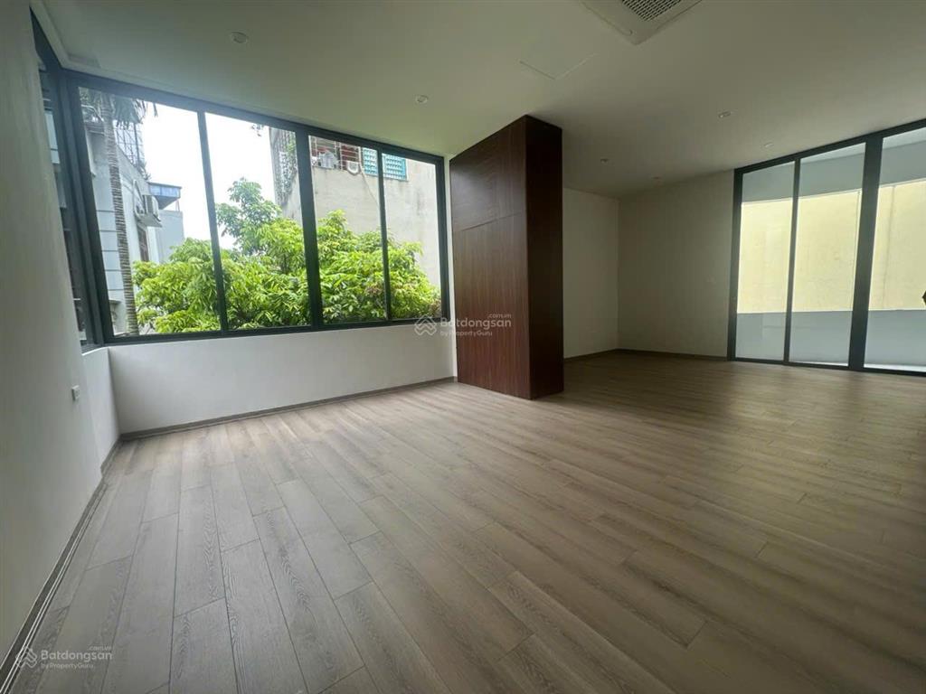 Hot. bán tòa nhà cực vip khu nguyễn hoàng. xây 6 tầng, thang máy. tầng 1 để được 5 ô tô.