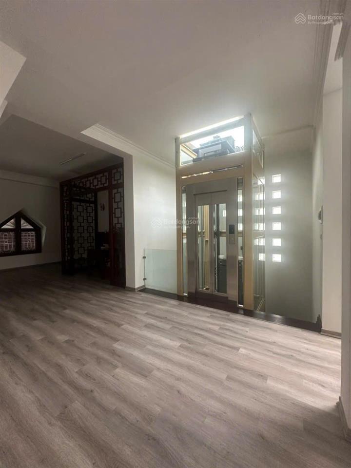 Hot. bán tòa nhà cực vip khu nguyễn hoàng. xây 6 tầng, thang máy. tầng 1 để được 5 ô tô.