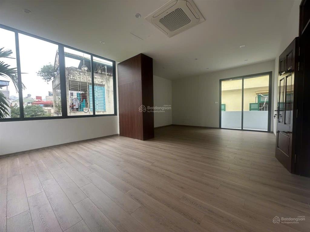 Hot. bán tòa nhà cực vip khu nguyễn hoàng. xây 6 tầng, thang máy. tầng 1 để được 5 ô tô.