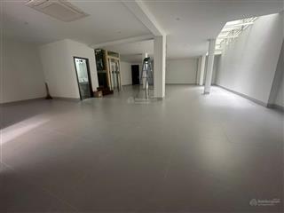 Hot. bán tòa nhà cực vip khu nguyễn hoàng. xây 6 tầng, thang máy. tầng 1 để được 5 ô tô.