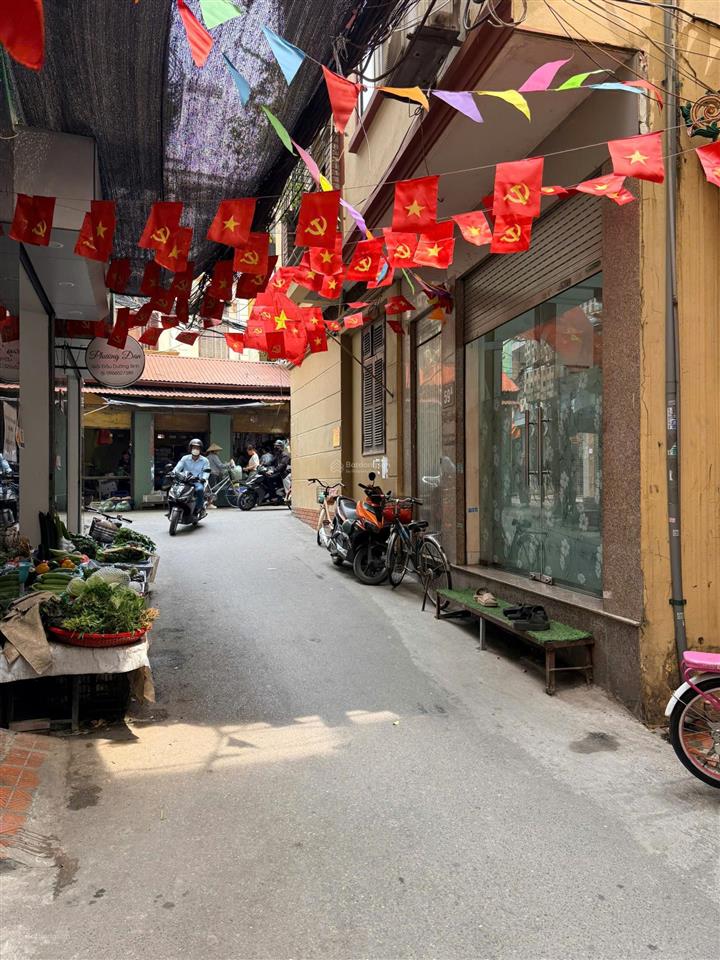 Bán nhà ngõ 189 nguyễn ngọc vũ. 50m2, xây 4 tầng. mt 4,4m. ô tô vào. gần hồ điều hòa