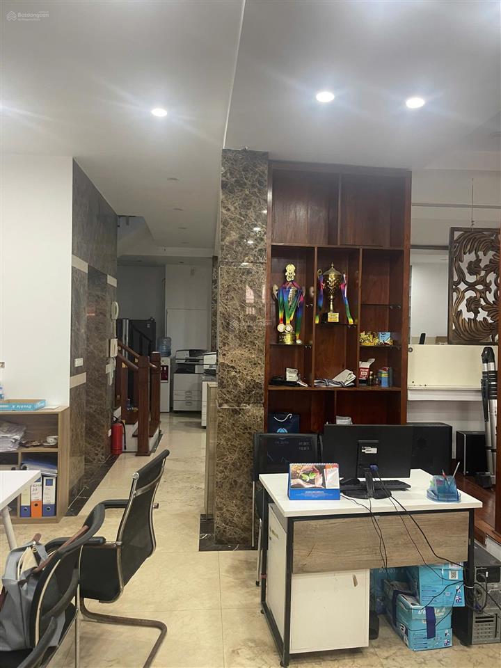 Cho thuê biệt thự kđt yên hòa, dt 160m2, xây 5 tầng + hầm, thang máy. nhà đẹp, đường rộng