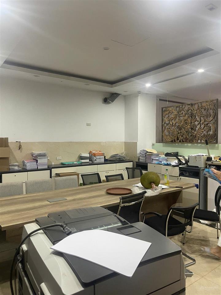 Cho thuê biệt thự kđt yên hòa, dt 160m2, xây 5 tầng + hầm, thang máy. nhà đẹp, đường rộng