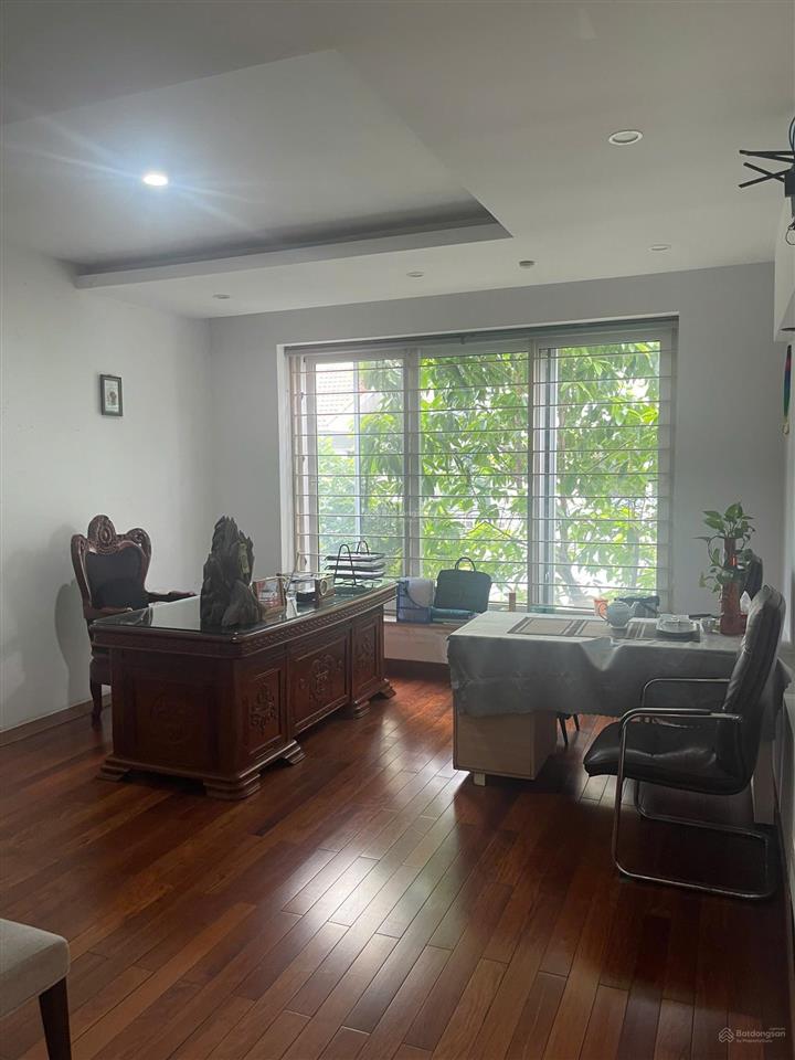 Cho thuê biệt thự kđt yên hòa, dt 160m2, xây 5 tầng + hầm, thang máy. nhà đẹp, đường rộng