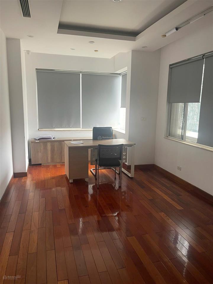 Cho thuê biệt thự kđt yên hòa, dt 160m2, xây 5 tầng + hầm, thang máy. nhà đẹp, đường rộng