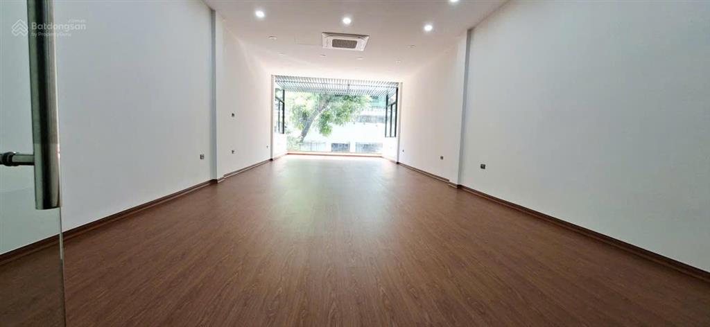 Cho thuê tòa nhà mặt phố trung kính. dt 90m2, xây 6 tầng. mt 5,2m. thông phòng, thang máy