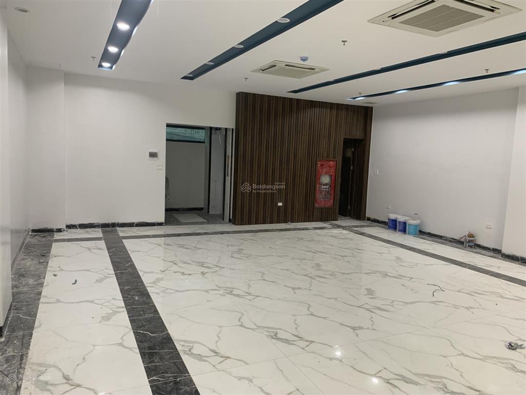 Bán tòa nhà mặt phố khuất duy tiến. dt 75m2, xây 8 tầng, mt 7,2m. có hầm, thang máy.