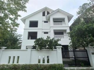 Bán biệt thự cực kỳ đẳng cấp kđt vườn cam, dt 300m2, mt 15m. xây thô 3,5 tầng. gần nhổn