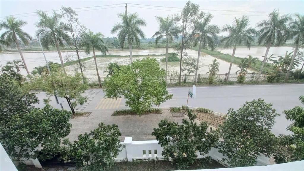 Bán biệt thự cực kỳ đẳng cấp kđt vườn cam, dt 300m2, mt 15m. xây thô 3,5 tầng. gần nhổn