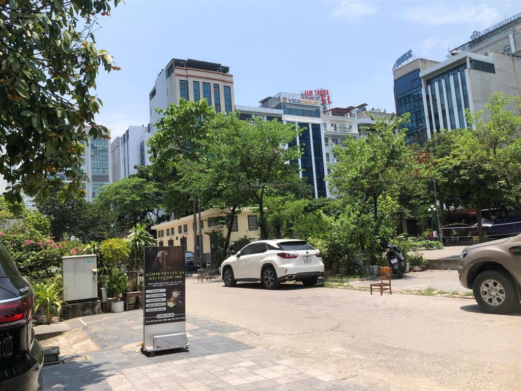 Bán mảnh đất lô góc phố duy tân. dt 204m2, lô góc, thông ra nhiều tuyến phố. đường rộng