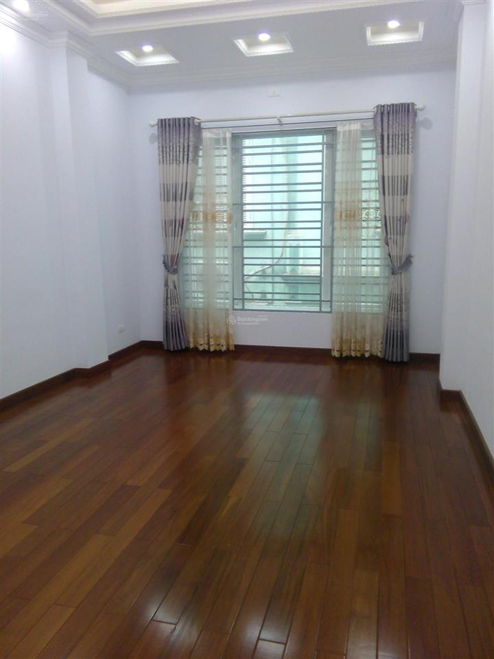Bán nhà tại khu hoa bằng, yên hòa. dt 50m2, lô góc, 3 tầng. cách phố 30m. ngõ thông thoáng