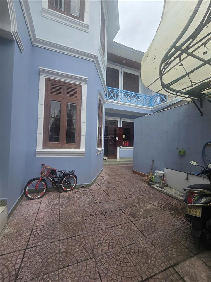 Bán biệt thự mặt tiền cách mạng tháng 8, dt đất 309m2, dtxd 300m2, 2 tầng noiij thất cao cấp ,22 tỷ