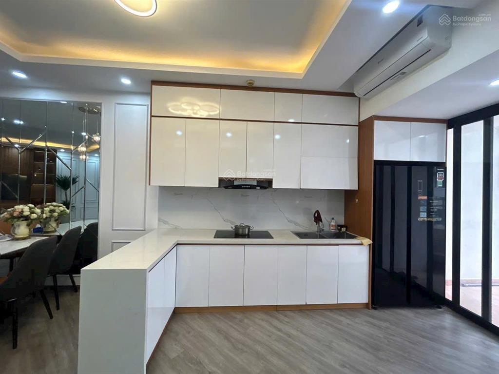 Bán căn hộ 17t hoàng đạo thúy 3 ngủ full nội thất mới hiện đại ở ngay