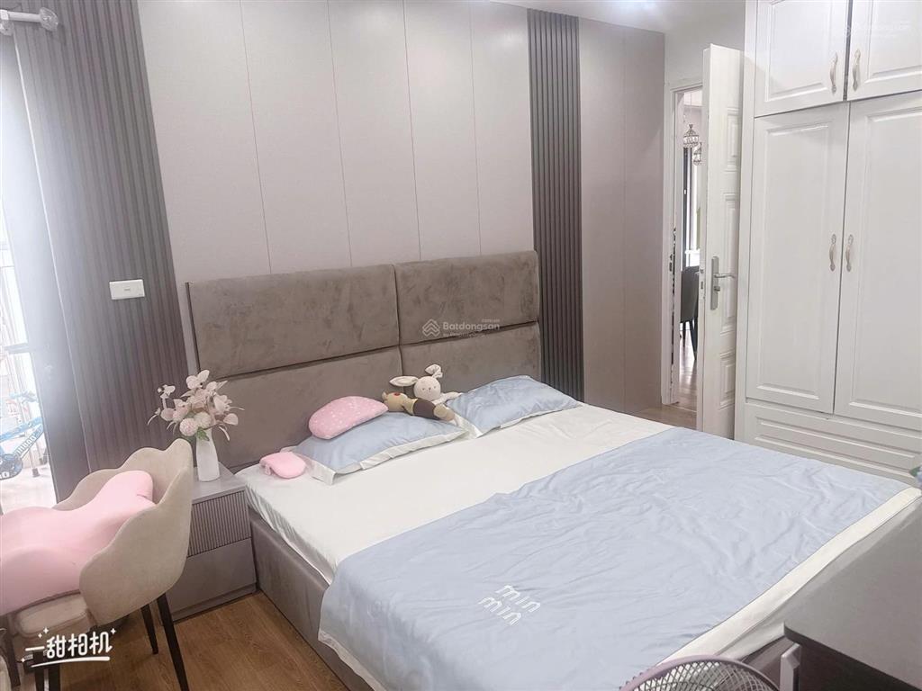 Bán căn hộ chính chủ tòa centr point  219 trung kính to, 2pn nội thất đẹp, ở ngay