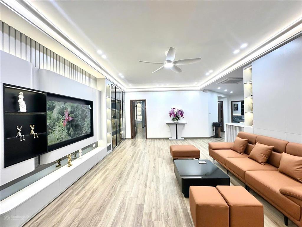 Bán căn hộ 17t1 hoàng đạo thúy, cầu giấy 115m2 sửa 3pn, ở ngay giá tốt nhà mới