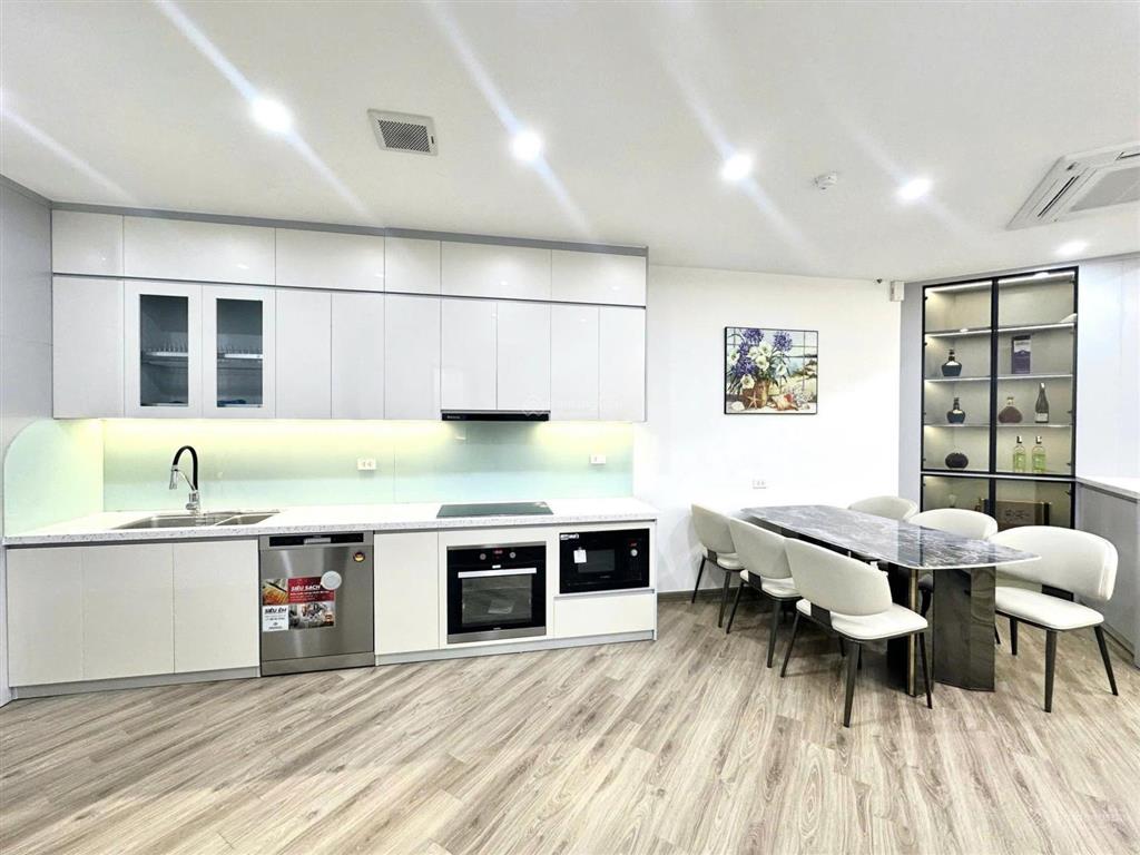 Bán căn hộ 17t1 hoàng đạo thúy, cầu giấy 115m2 sửa 3pn, ở ngay giá tốt nhà mới