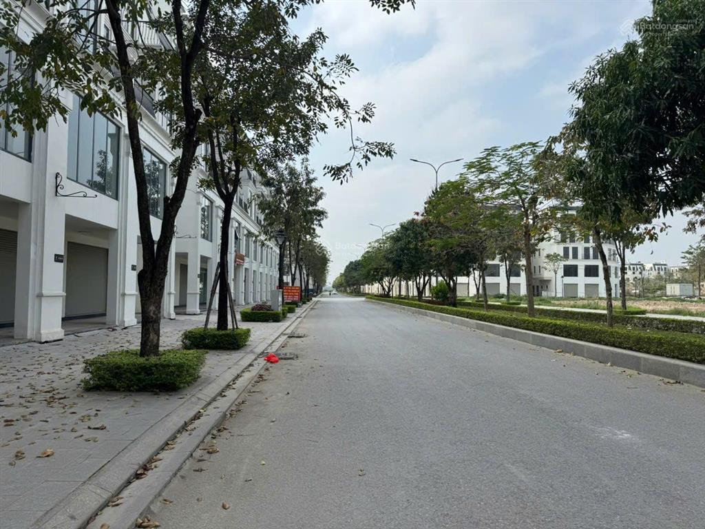 Chính chủ cho thuê nhà thô 100m2 tiện làm kho, bán hàng, xưởng may, ở ngay, hđ dài hạn giá 12tr/th