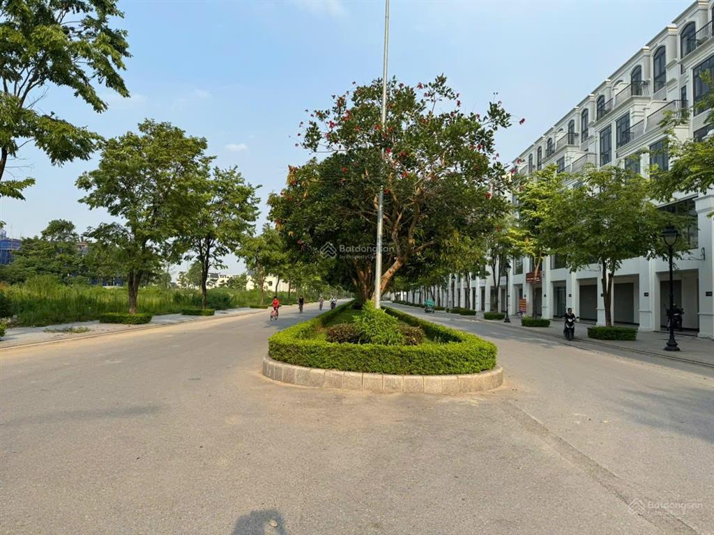Chính chủ cho thuê nhà thô 100m2 tiện làm kho, bán hàng, xưởng may, ở ngay, hđ dài hạn giá 12tr/th