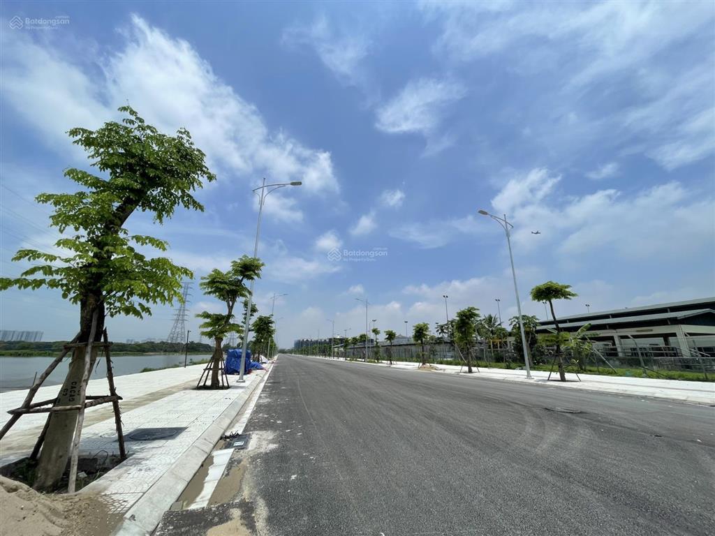 Bán liền kề louis city hoàng mai giá 26,8 tỷ  0969 534 ***