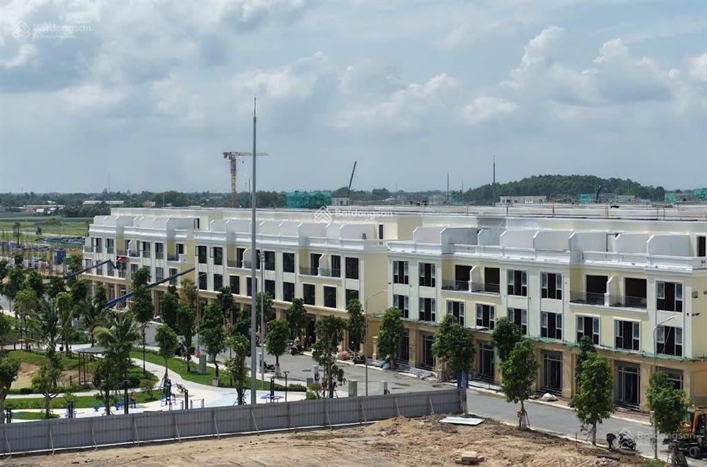 Bán nhà phố liền kề vinhomes sài gòn park  hóc môn, dt 60m² (5 x 12m), 1 trệt + 3 lầu
