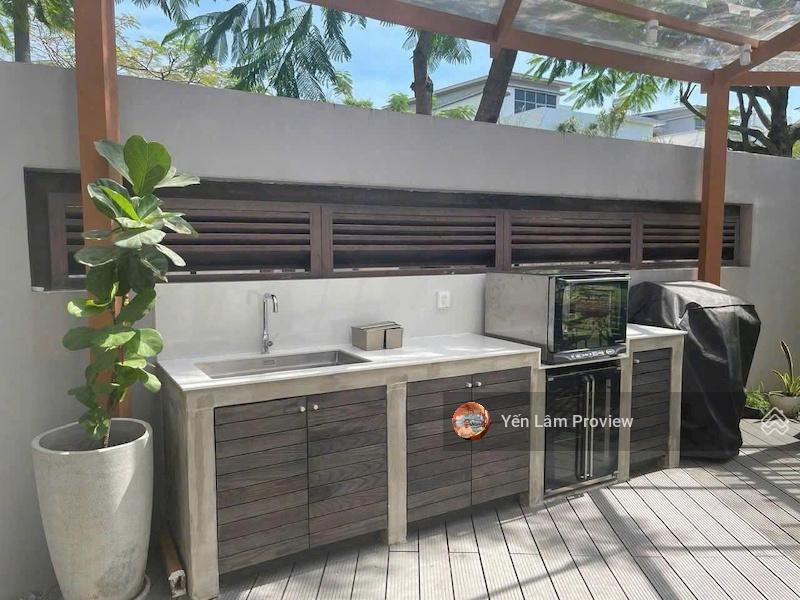 Bán biệt thự riviera cove, góc 3 mặt tiền đẹp, 546m2 đất, 3 tầng, nhà hoàn thiện