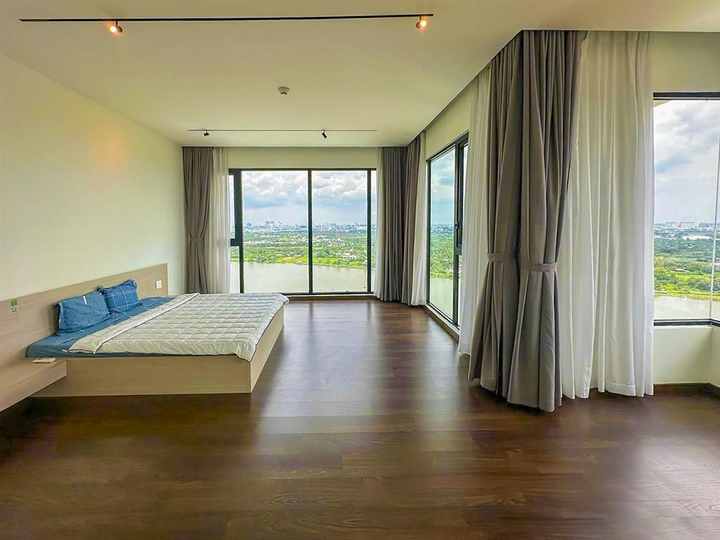 Bán hoặc cho thuê penthouse tại dedge thảo điền view sông gồm 5 phòng ngủ với diện tích 412m2