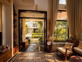 Bán biệt thự góc lucasta q9, sân vườn 4 mặt, 218 m², ngang 13m, nội thất cao cấp. giá 45 tỷ