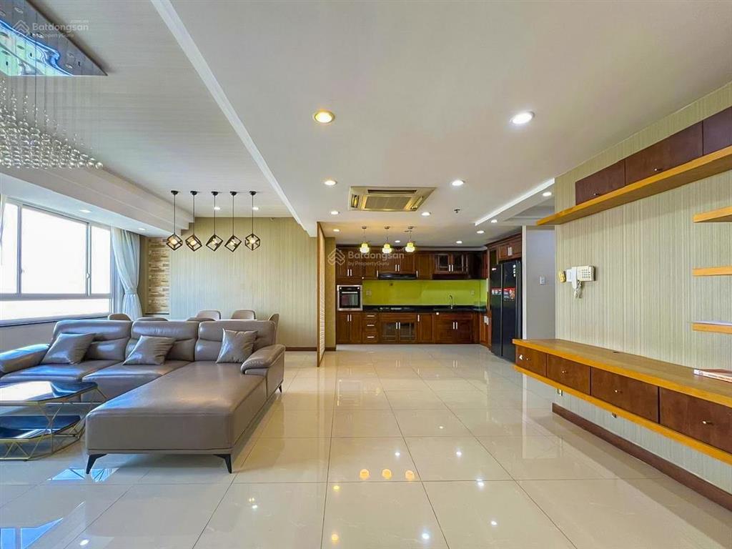 Bán căn hộ ghép tại tropic garden thảo điền gồm 4 phòng ngủ view đẹp với diện tích 176m2